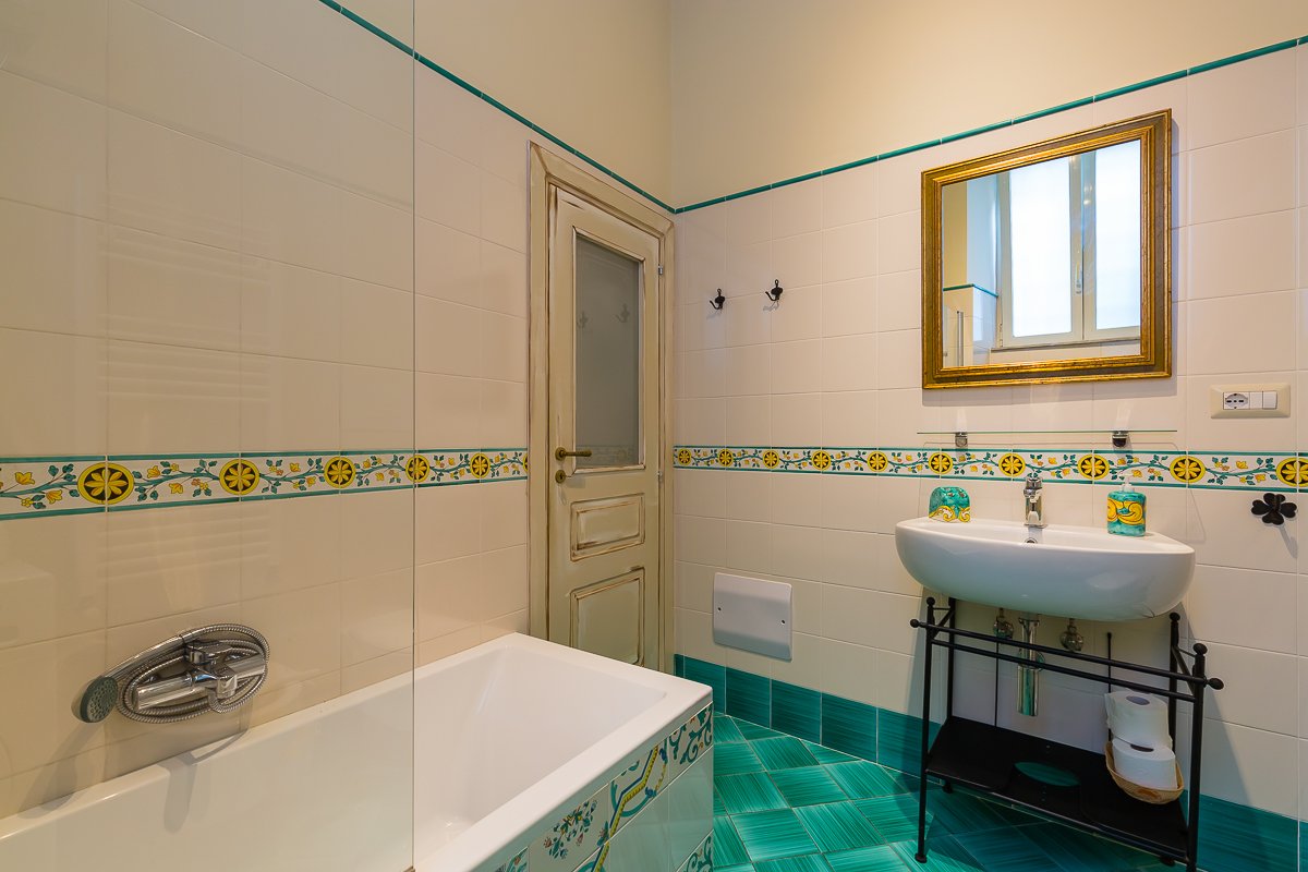 5e89a819-8733-42fc-899b-31d76cbd48a1